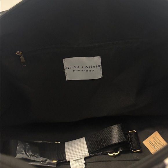 Alice + Olivia by Stacey Bendet black & white striped canvas duffle bag NWOT - Picture 7 of 11